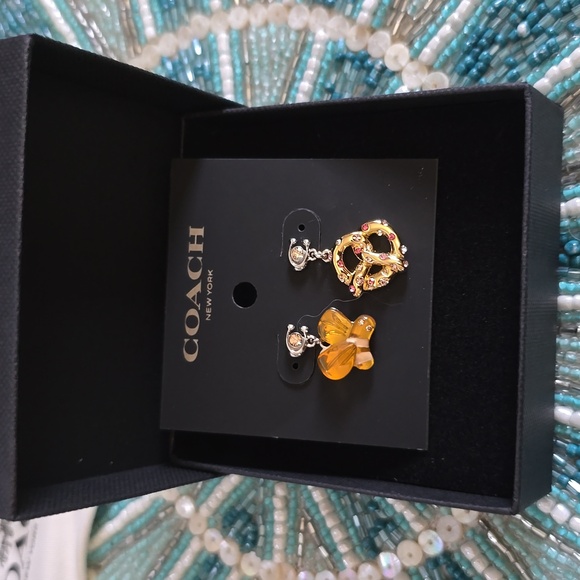 COACH EARRING🥰 - Picture 3 of 7